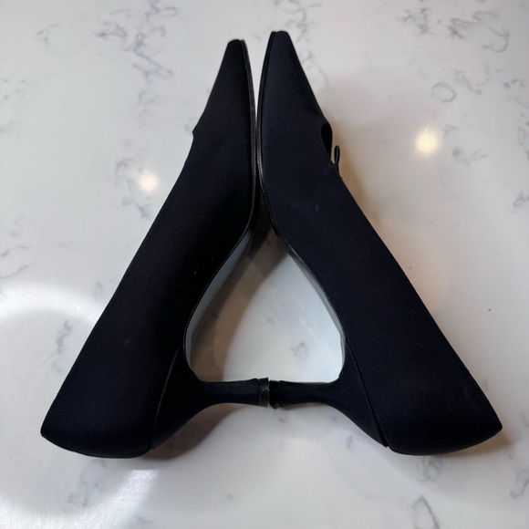 STUART WEITZMAN Black Fabric Square Toe Kitten Heel Crystal Embellished Shoes 8M - Picture 10 of 11